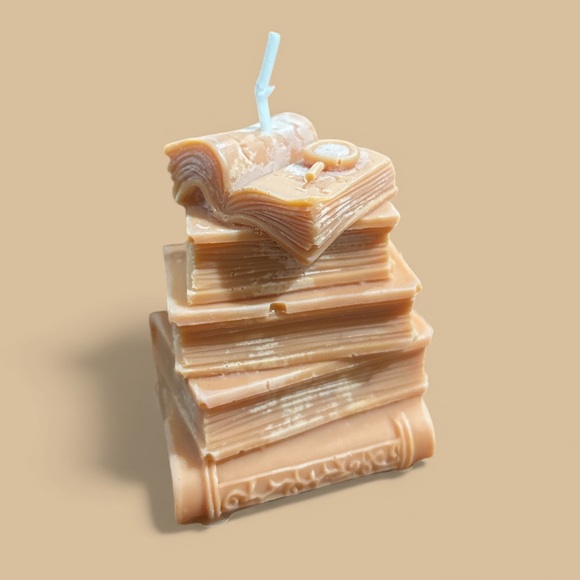 📖 🕯️ Soul & Moon Book Stack Handmade Pumpkin Pie Scented Soy Candle 📚✨ - Picture 1 of 3